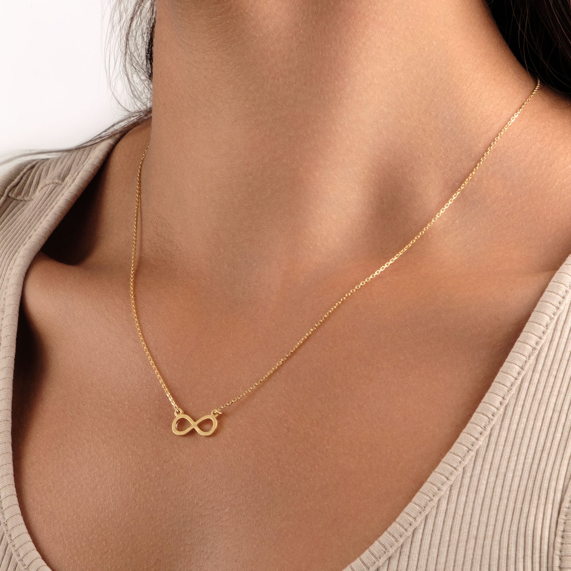 18ct Infinity Necklace